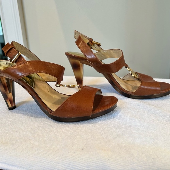 Michael Kors Shoes size 6 - Picture 2 of 5